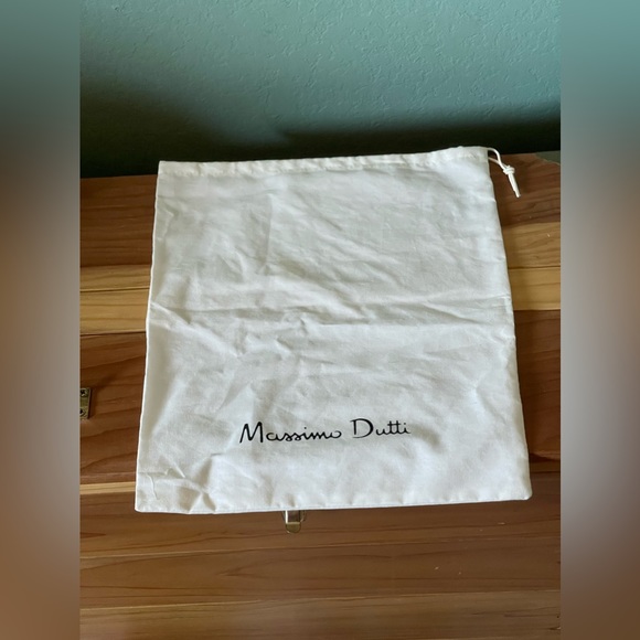 Massimo Dutti Drawstring Black 13x14” and White 12.5x14” Cotton Dust Bags - Picture 3 of 6